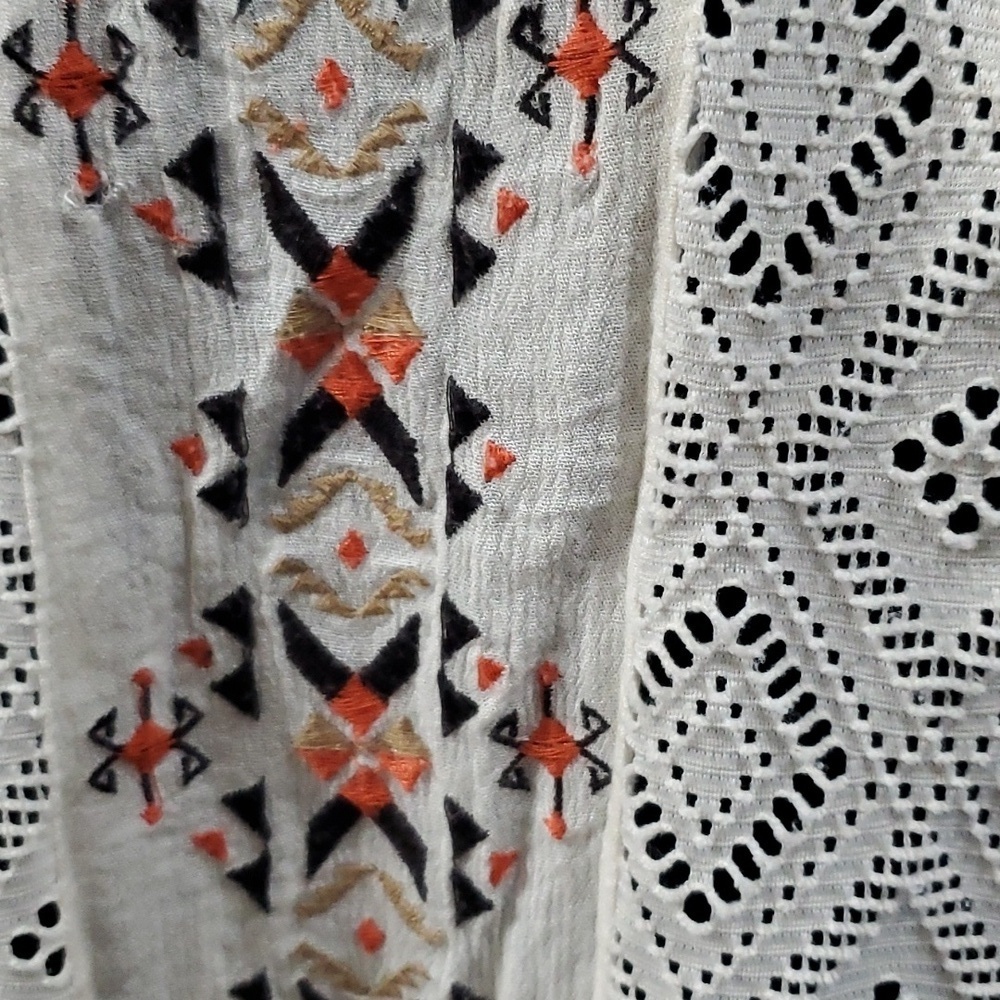 Miss me cold shoulder embroidered lace top - Picture 3 of 6